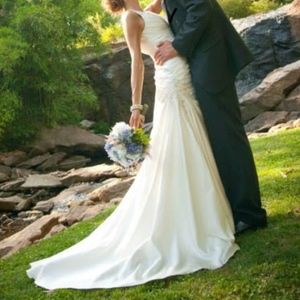 EUC - Elegant Designer Bridal Gown by Mori Lee